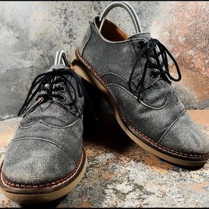 TOMS Shoes Mens Size 8.5 Gray Faded Denim Canvas Lace Up Dress/Casual Oxfords